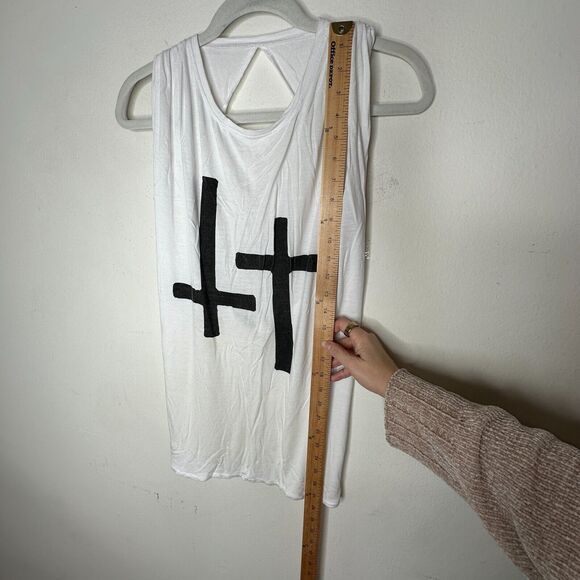 RARE Stylestalker White Sleeveless Crew Neck Cross Twisted Open Back Tee Size 8 - Picture 11 of 12